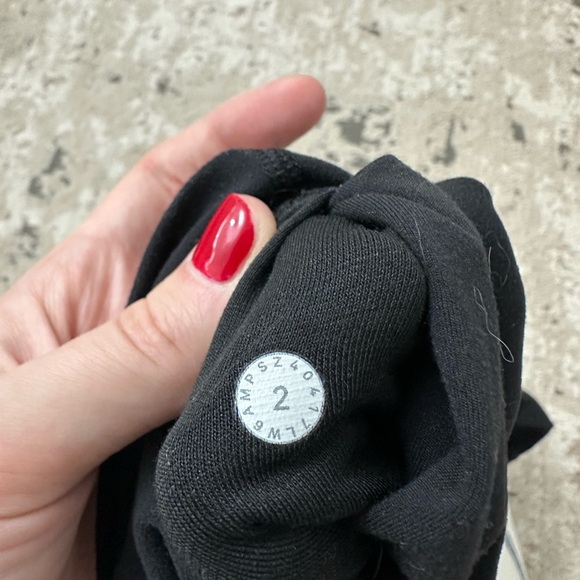 Lululemon Align Crop Leggings 21” Size 2 - Black - Picture 4 of 4